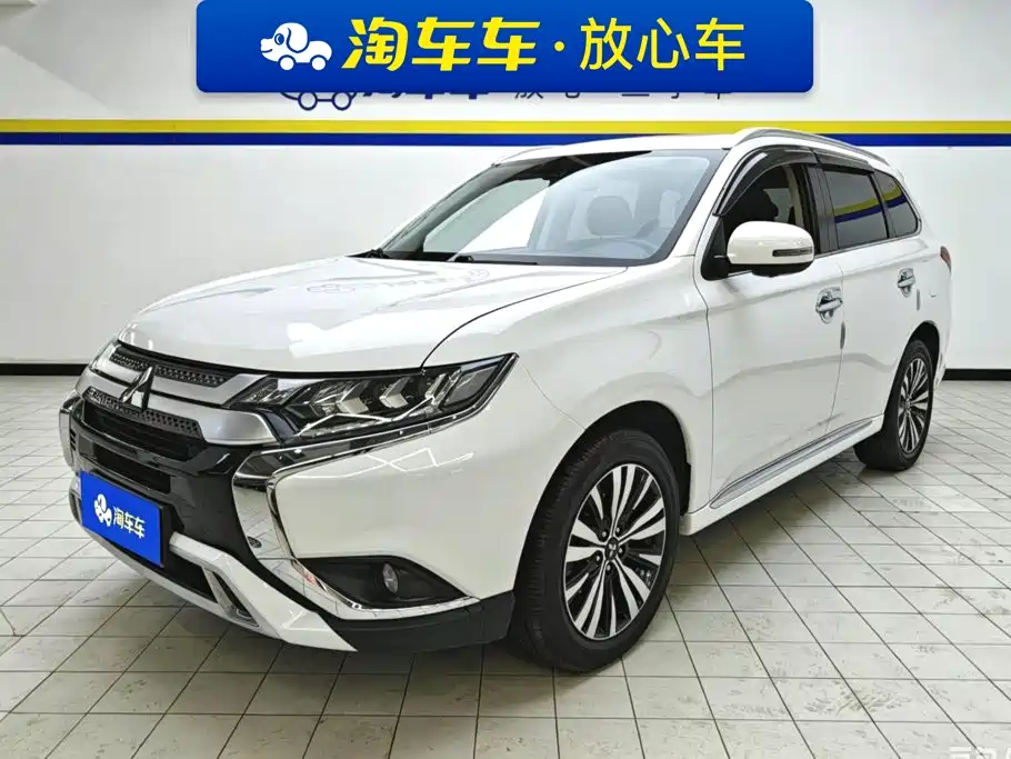 Mitsubishi Outlander 2021 2.4L 4WD Deluxe Edition 7-Seater
