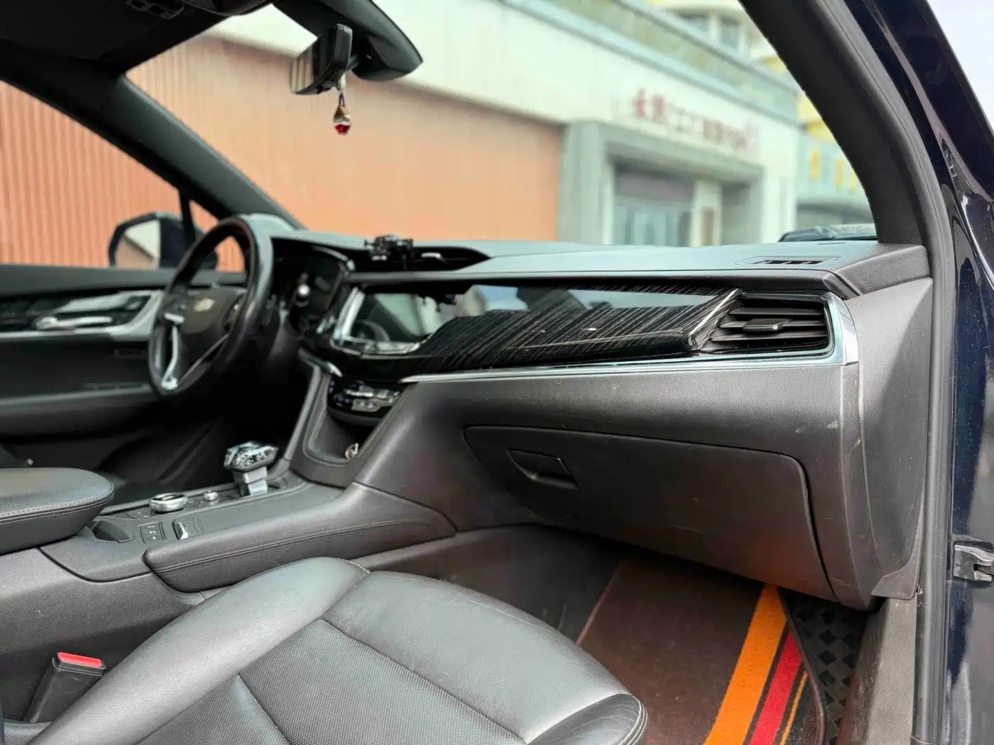 Cadillac XT6 2022 2.0T 6-Seater 4WD Platinum Edition фото 11