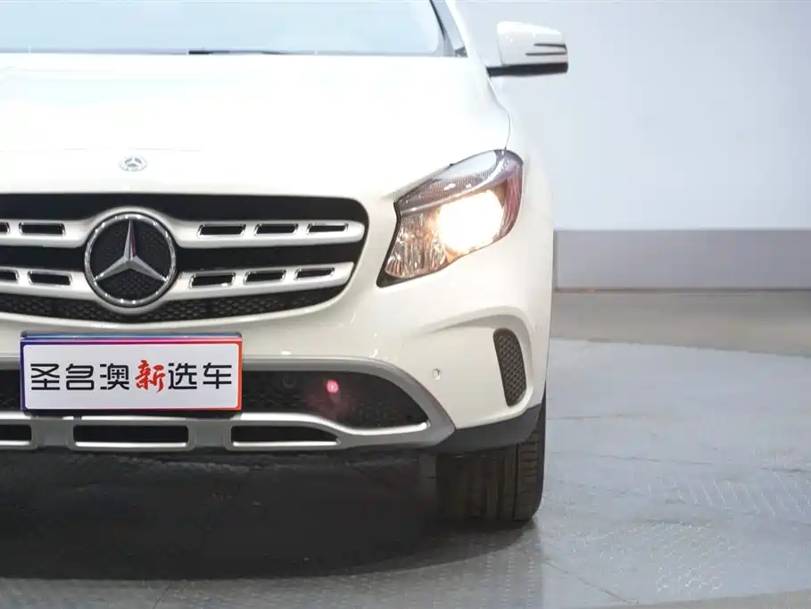 Mercedes-Benz GLA 2018 GLA 200 Dynamic фото 3