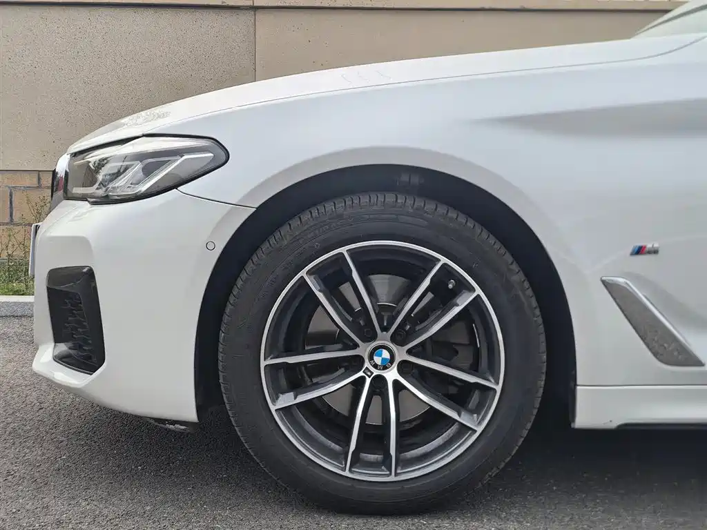 BMW 5 Series 2022 525Li M Sport Package фото 13