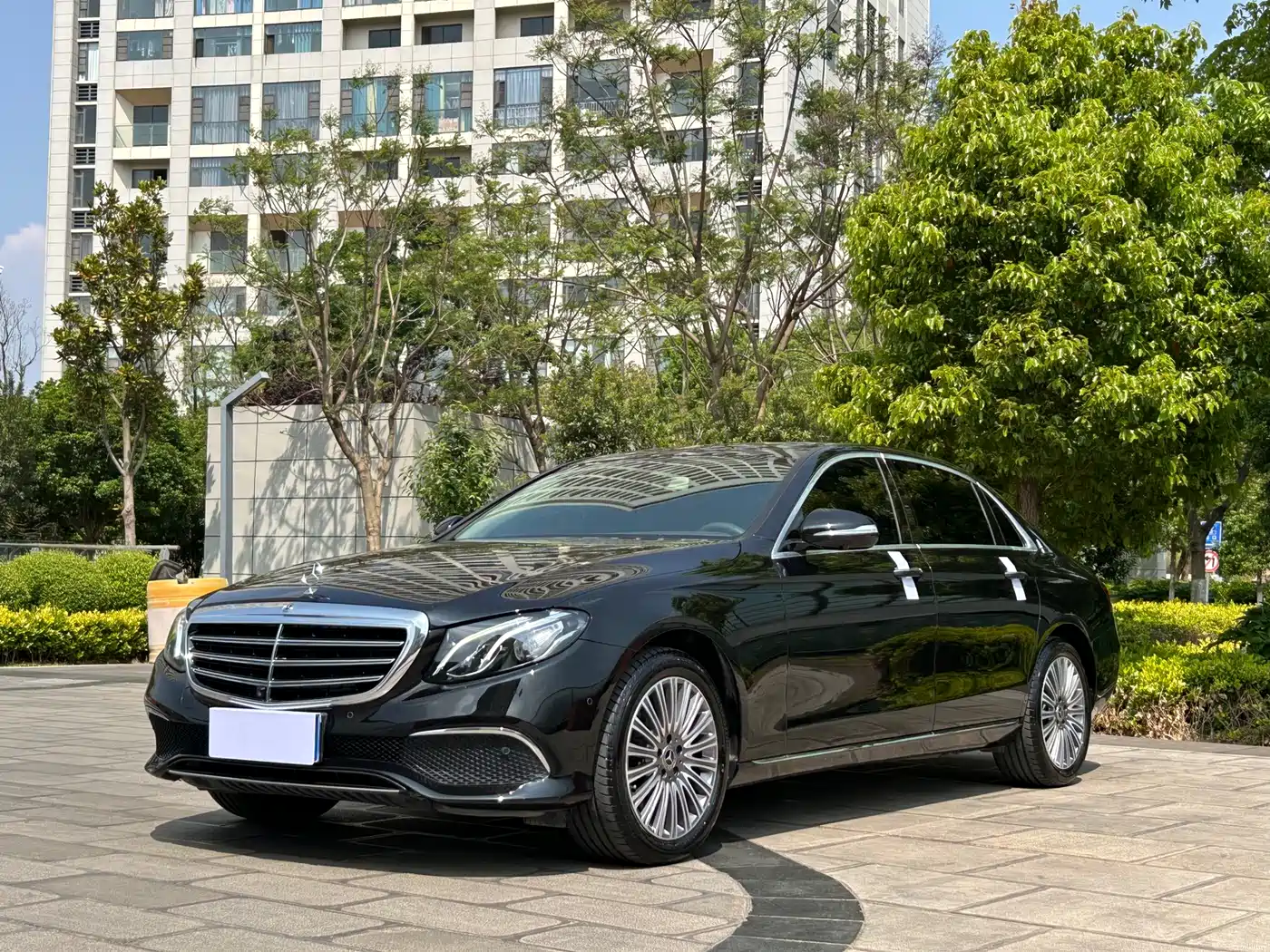 Mercedes-Benz E-Class 2020 E 300 L Fashion