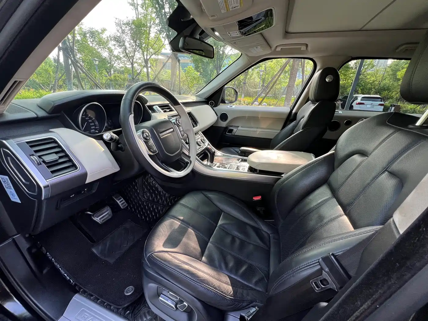 Land Rover Range Rover Sport фото 7