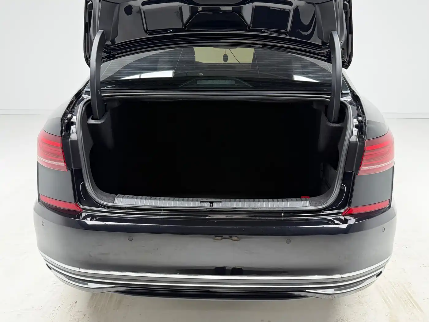 Volkswagen Passat 2022 380TSI Flagship Edition фото 10