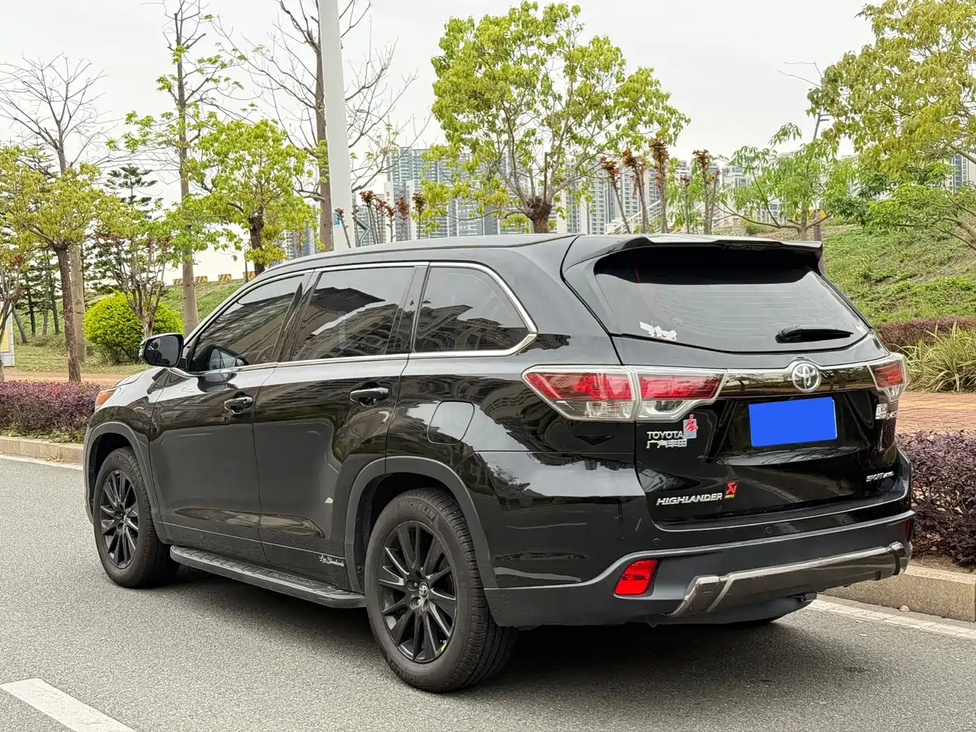 Toyota Highlander 2017 2.0T 4WD Gloss Black Limited Edition фото 4