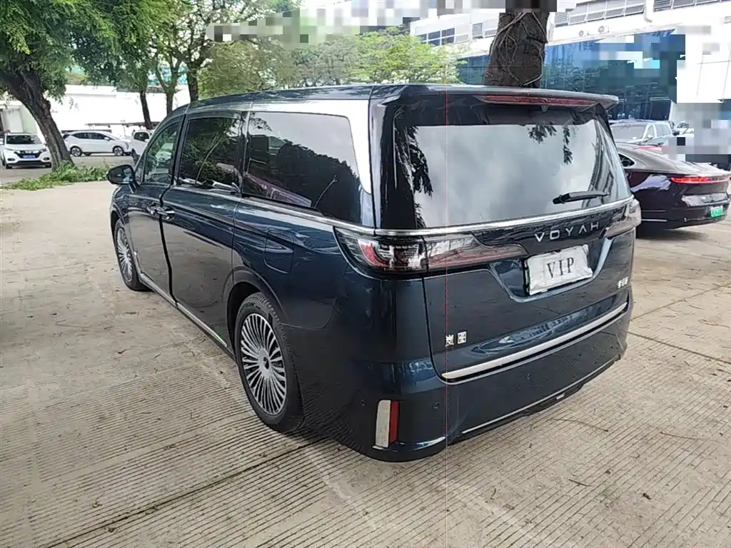 Voyah Auto Voyah Dreamer 2025 Model PHEV 4WD Premium QianKun Edition фото 9
