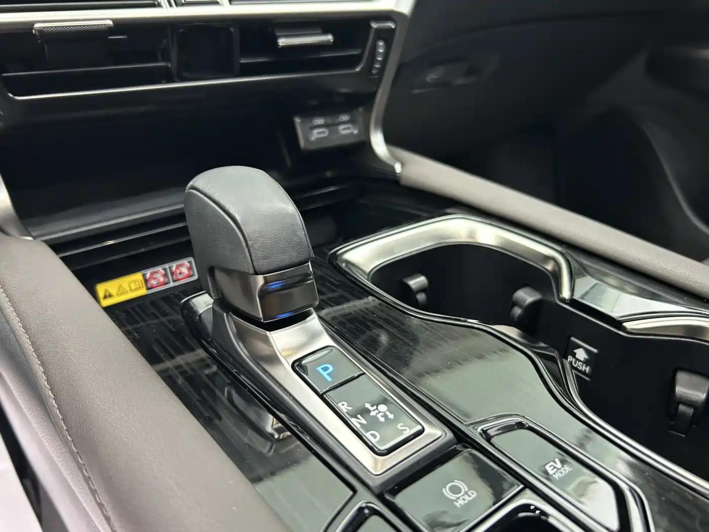Lexus RX 2023 350h 4WD Pure Edition фото 7