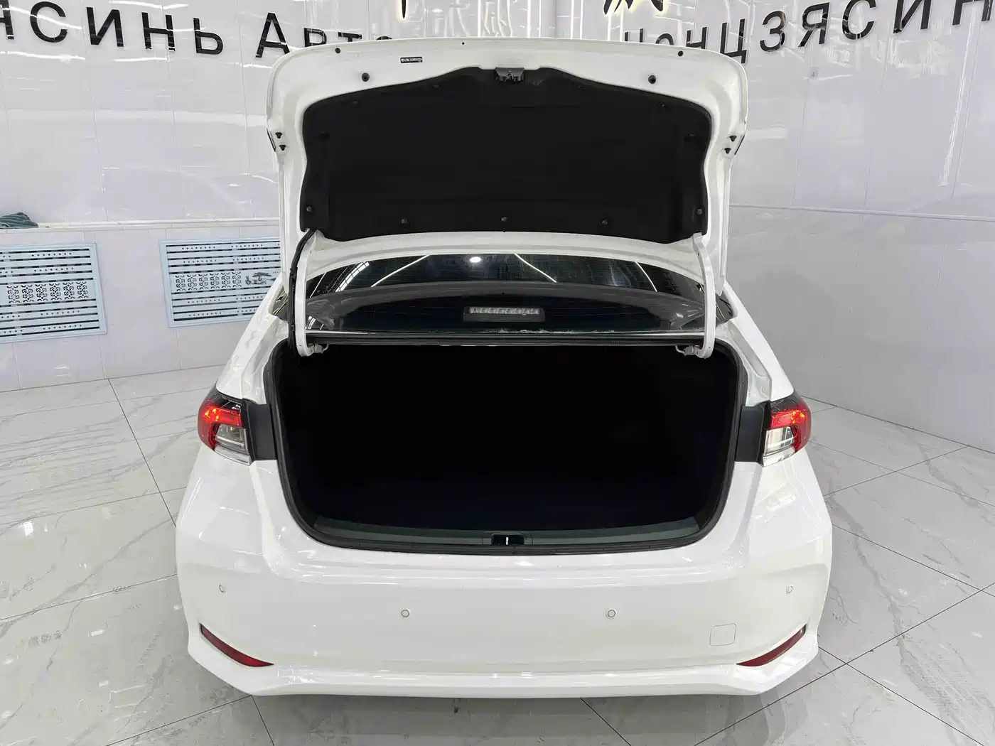 Toyota Corolla 2021 TNGA 1.5L CVT Pioneer Edition фото 17