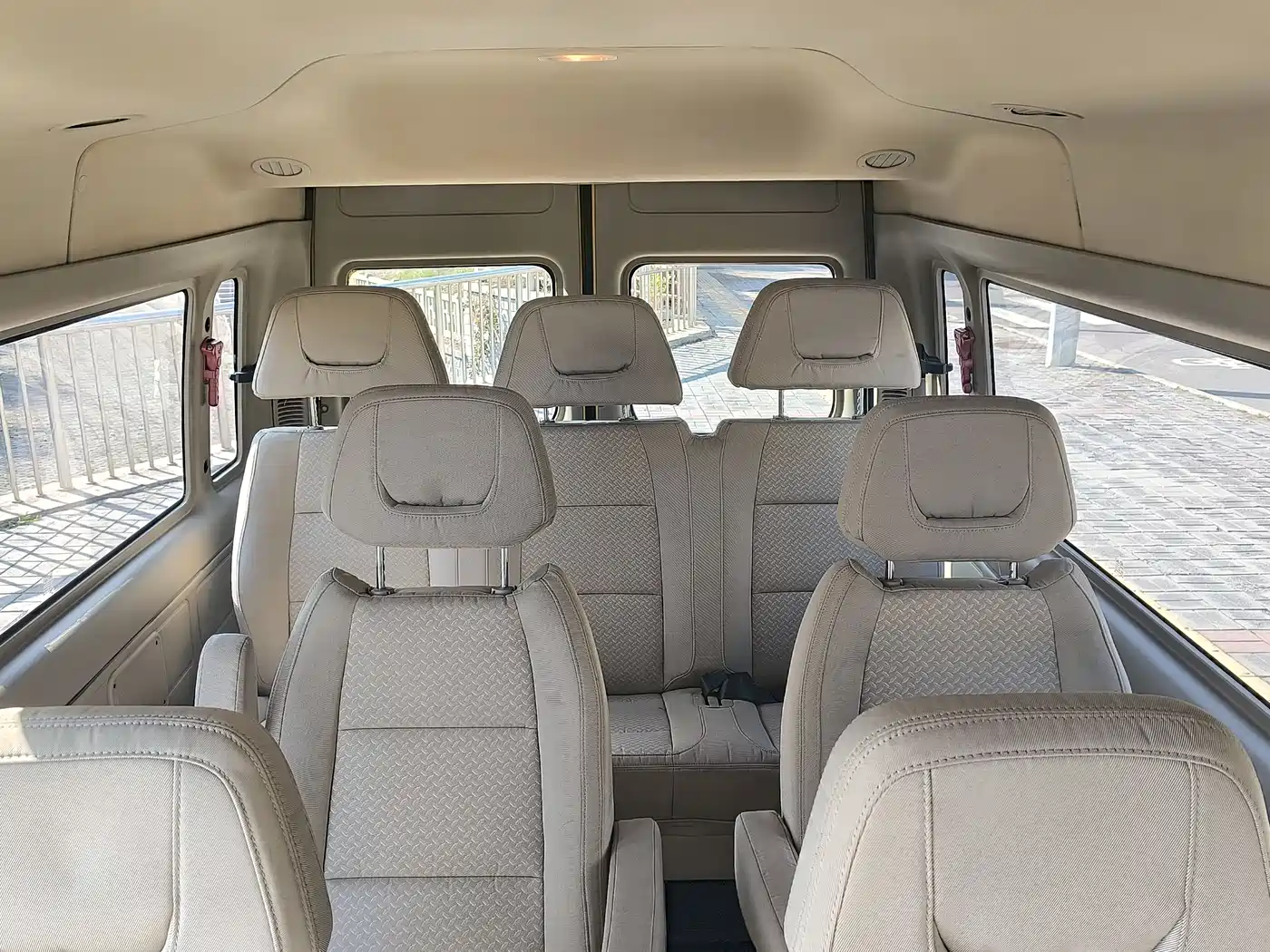 Ford New Generation Transit 2018 2019 Model 2.2T Luxury Long Wheelbase Medium Roof 10-seater China VI
