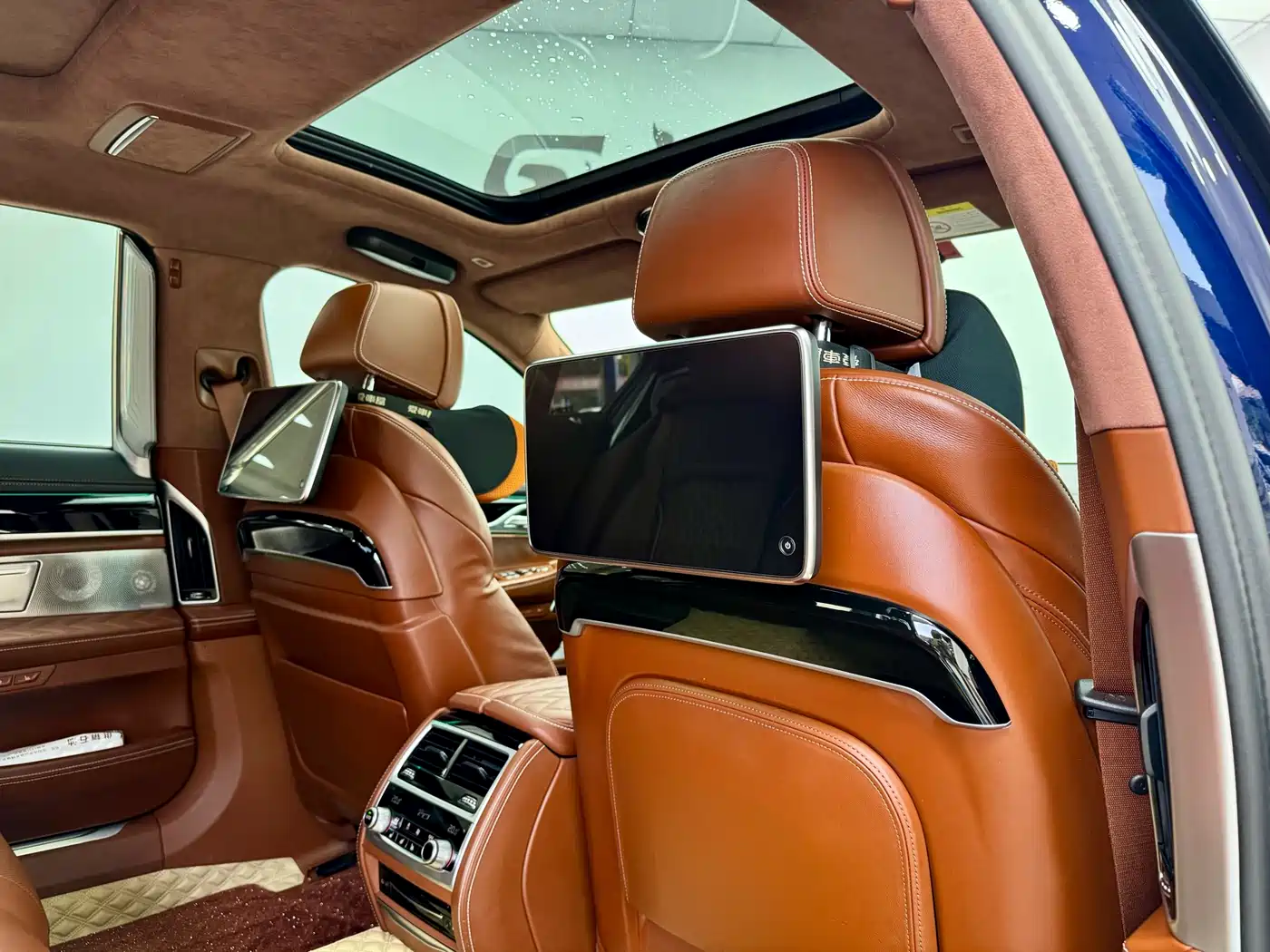 BMW 7 Series 2022 740Li xDrive Executive M Sport Package фото 10