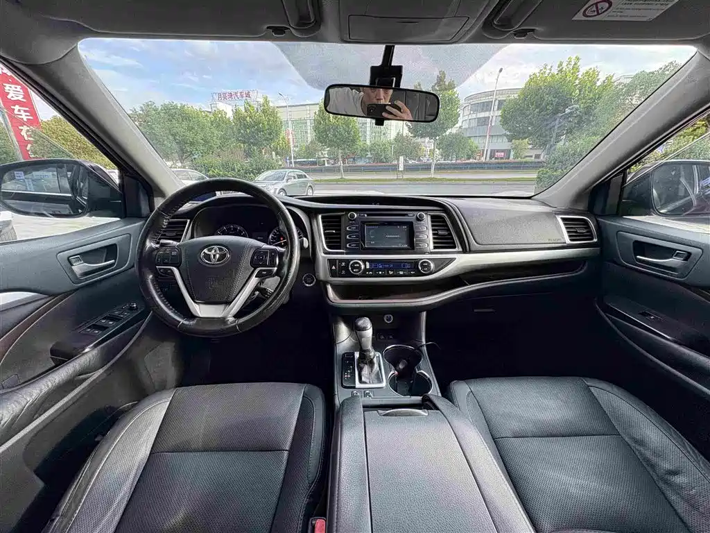 صورة 7 - Toyota Highlander