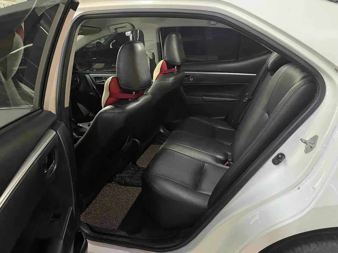 Toyota Corolla 2017 Facelift 1.2T S-CVT GL фото 5