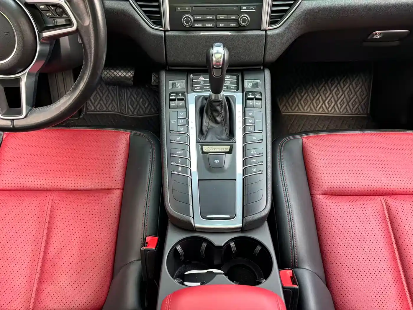 Porsche Macan 2017 Macan 2.0T фото 19