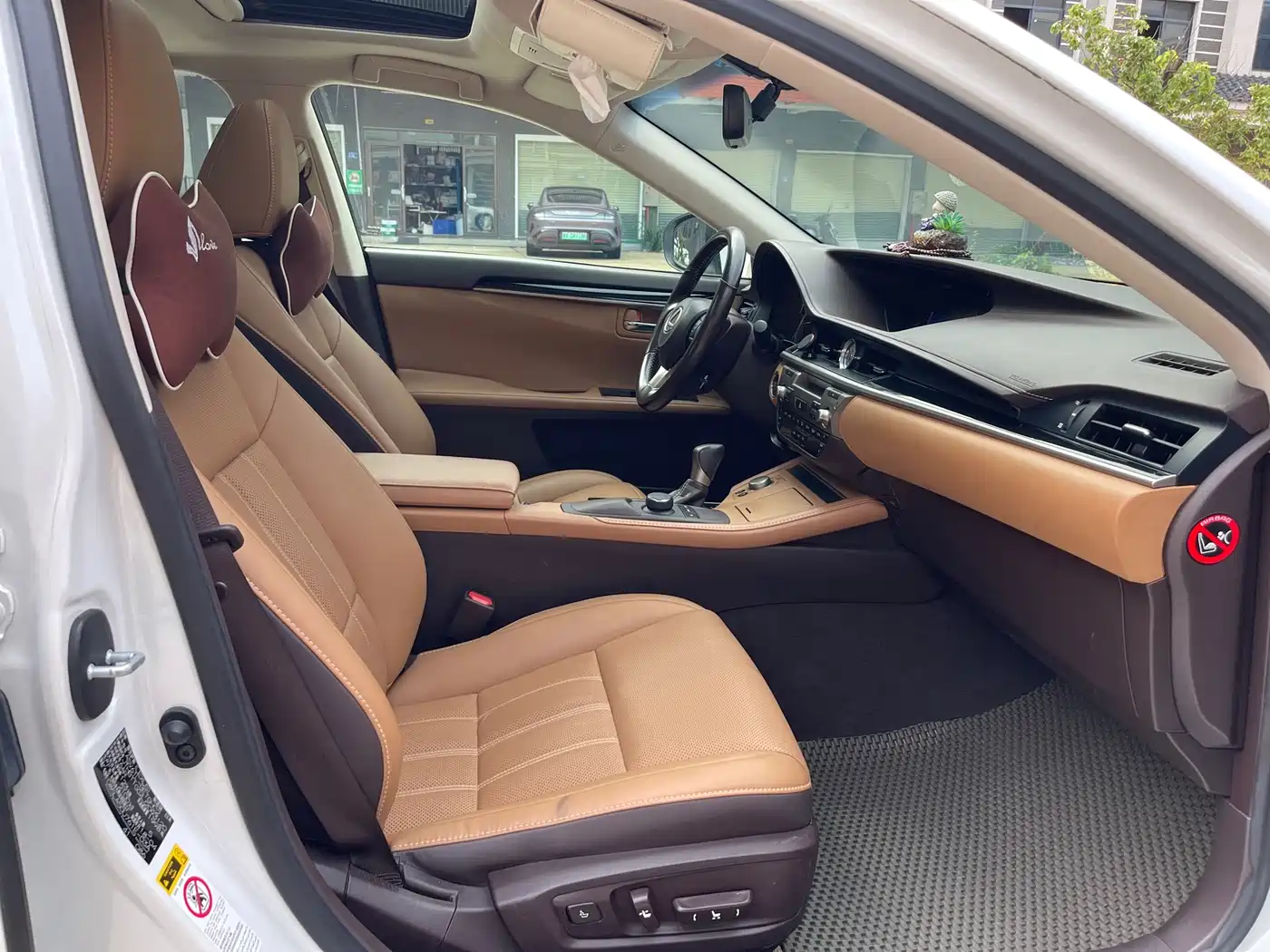 Lexus ES 2017 200 30th Anniversary Edition фото 12
