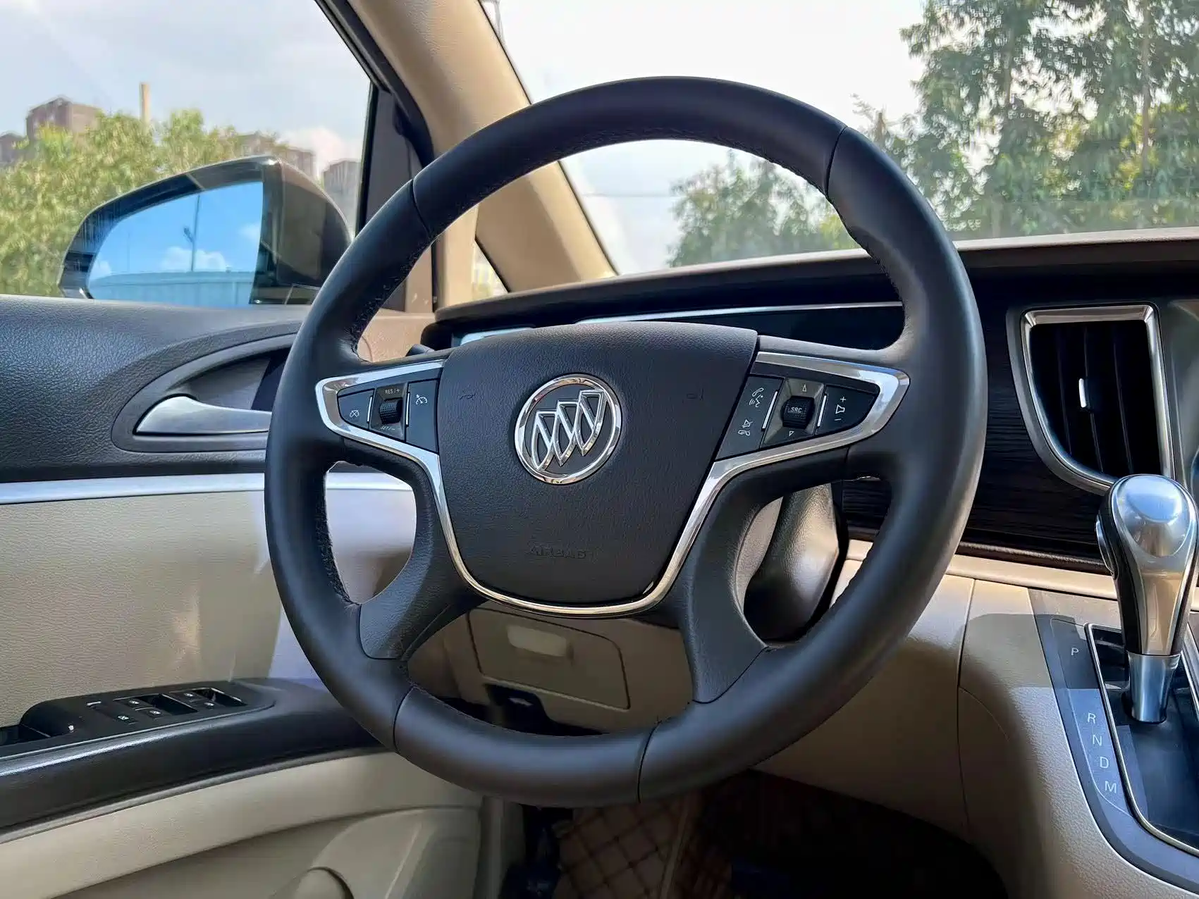 Фото 13 - Buick GL8