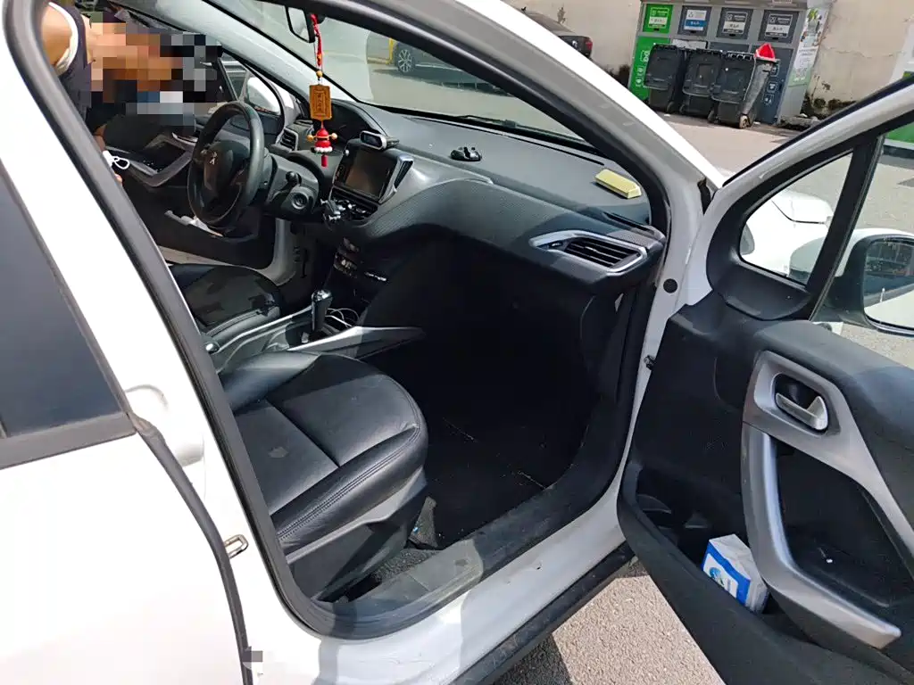 Peugeot 2008 2016 2014 1.6L Automatic Fashion Edition