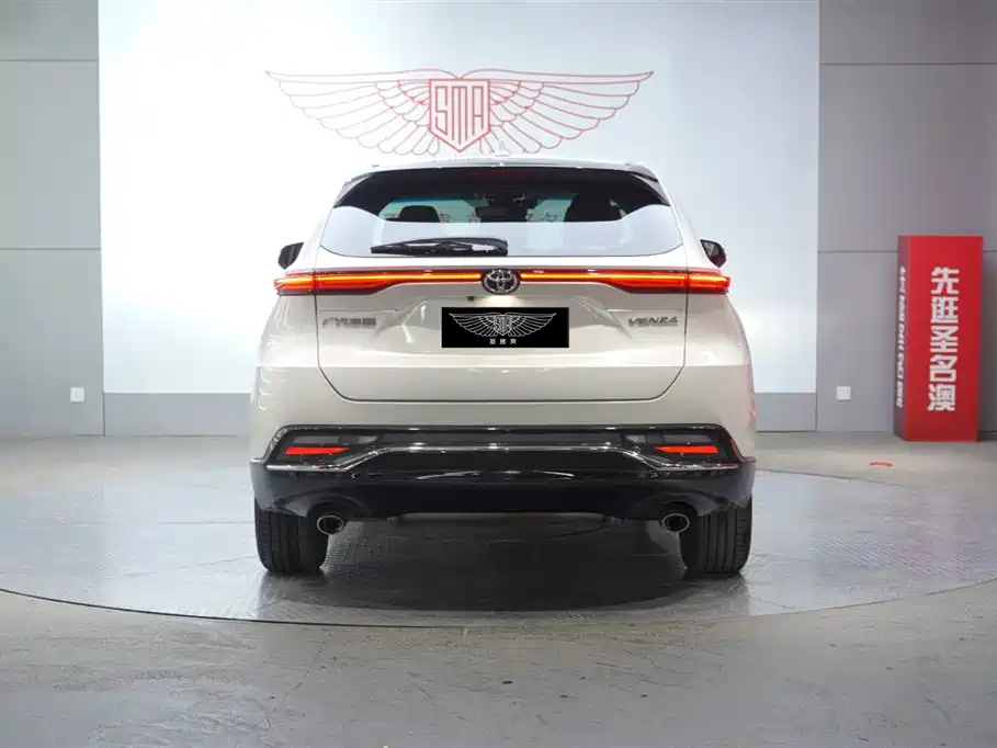 Toyota Venza 2023 2.0L CVT FWD Luxury фото 6