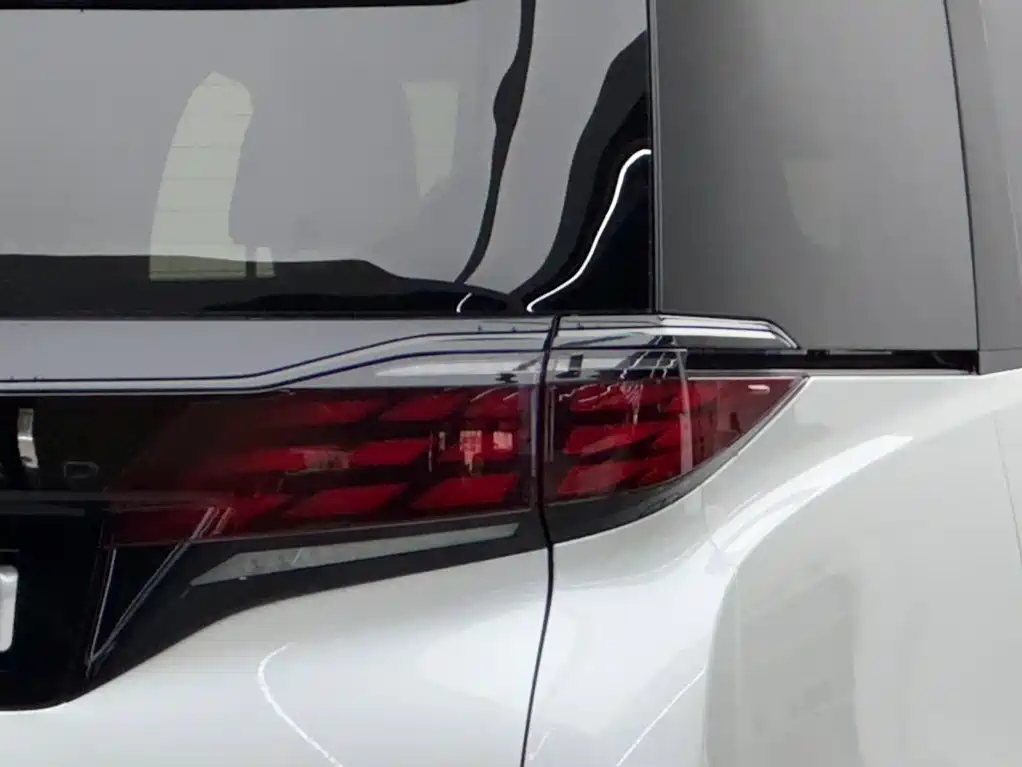 Toyota Alphard 2025 2024 Hybrid 2.5L Ultimate Enjoyment Edition