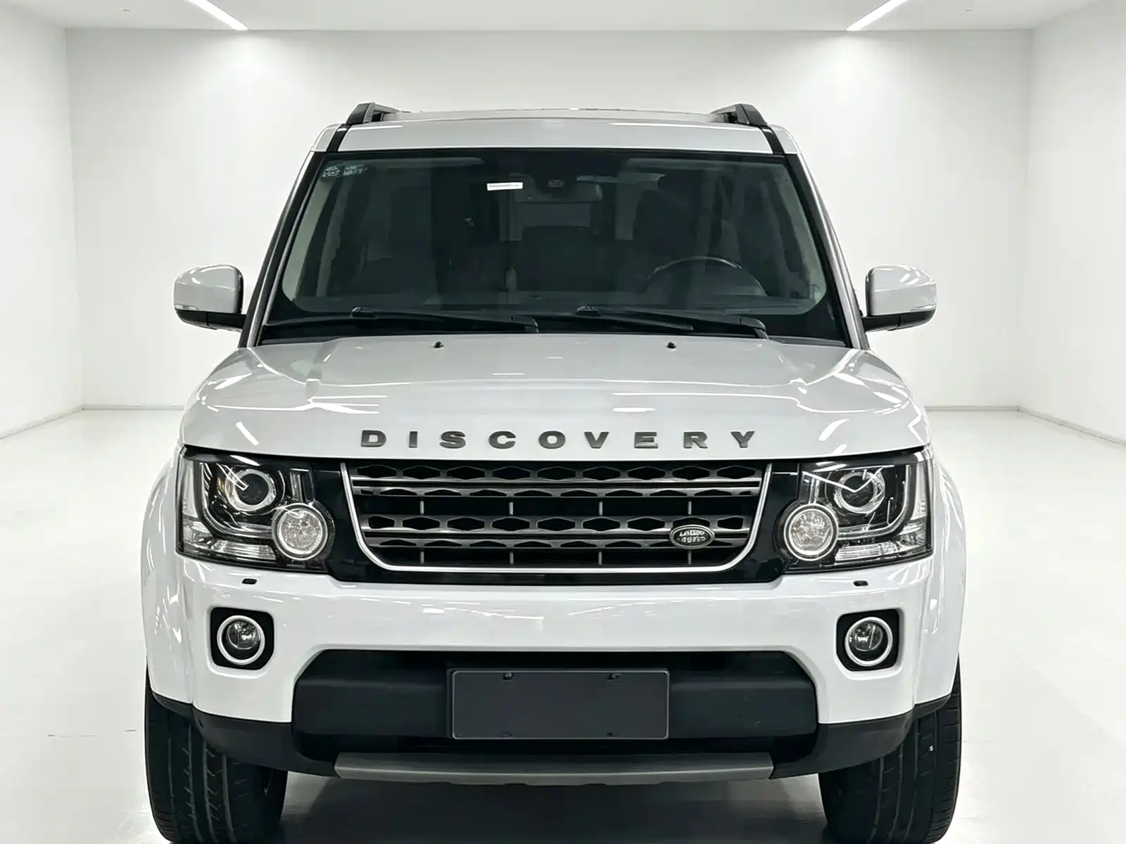 Photo 2 - Land Rover Discovery