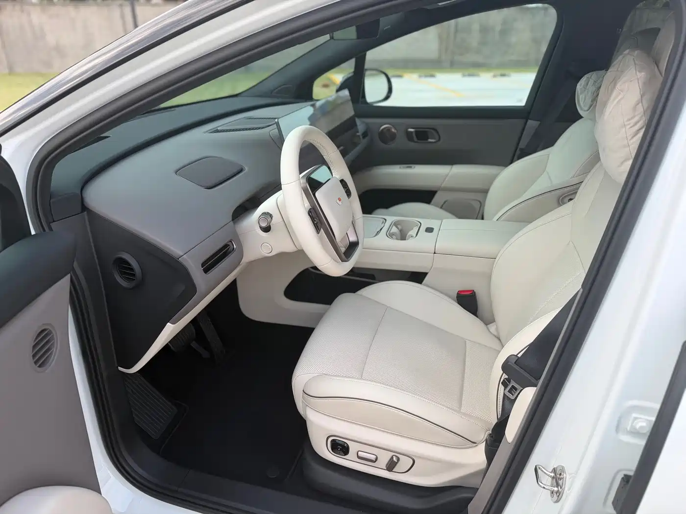 Li Auto i6 2026 2025 4WD Base Model
