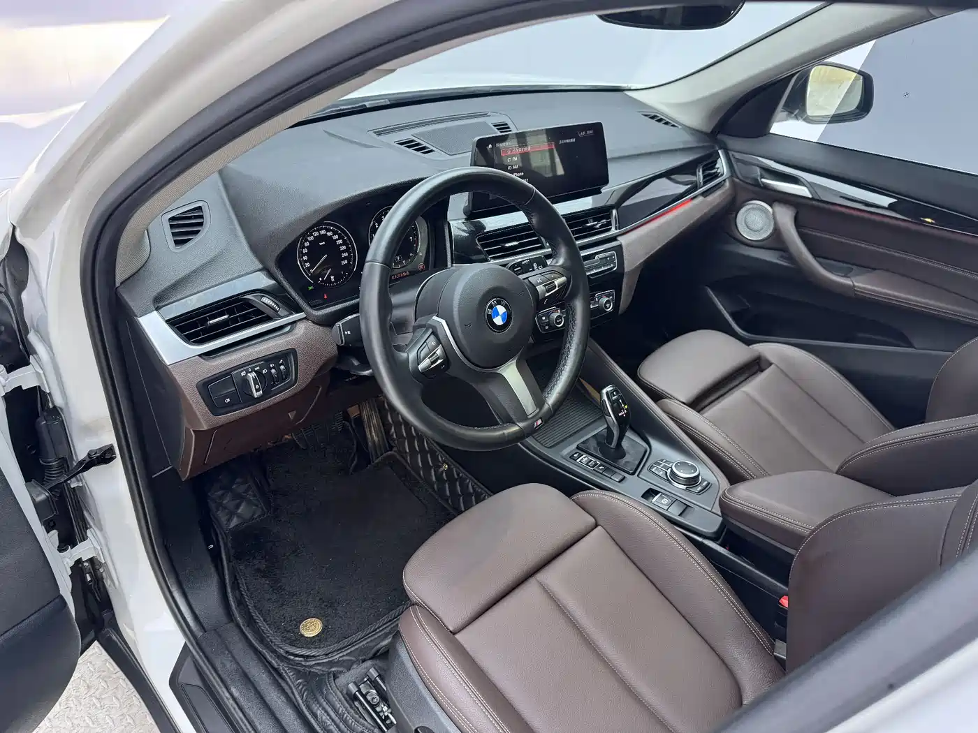 BMW X1 2022 sDrive25Li Leading фото 13