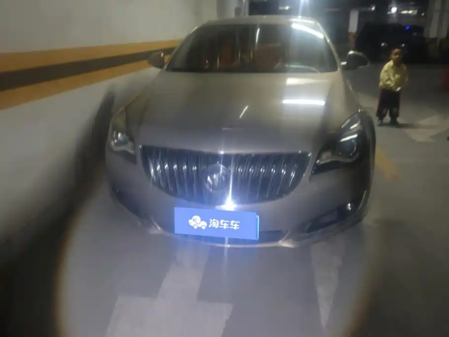 Photo 2 - Buick Regal