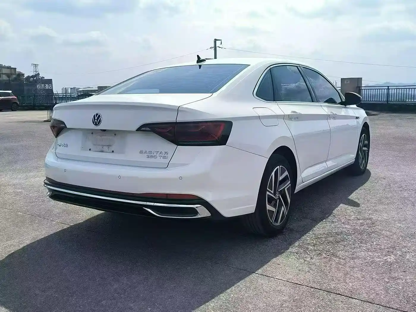 Volkswagen Sagitar 2024 300TSI DSG Flying Edition фото 6