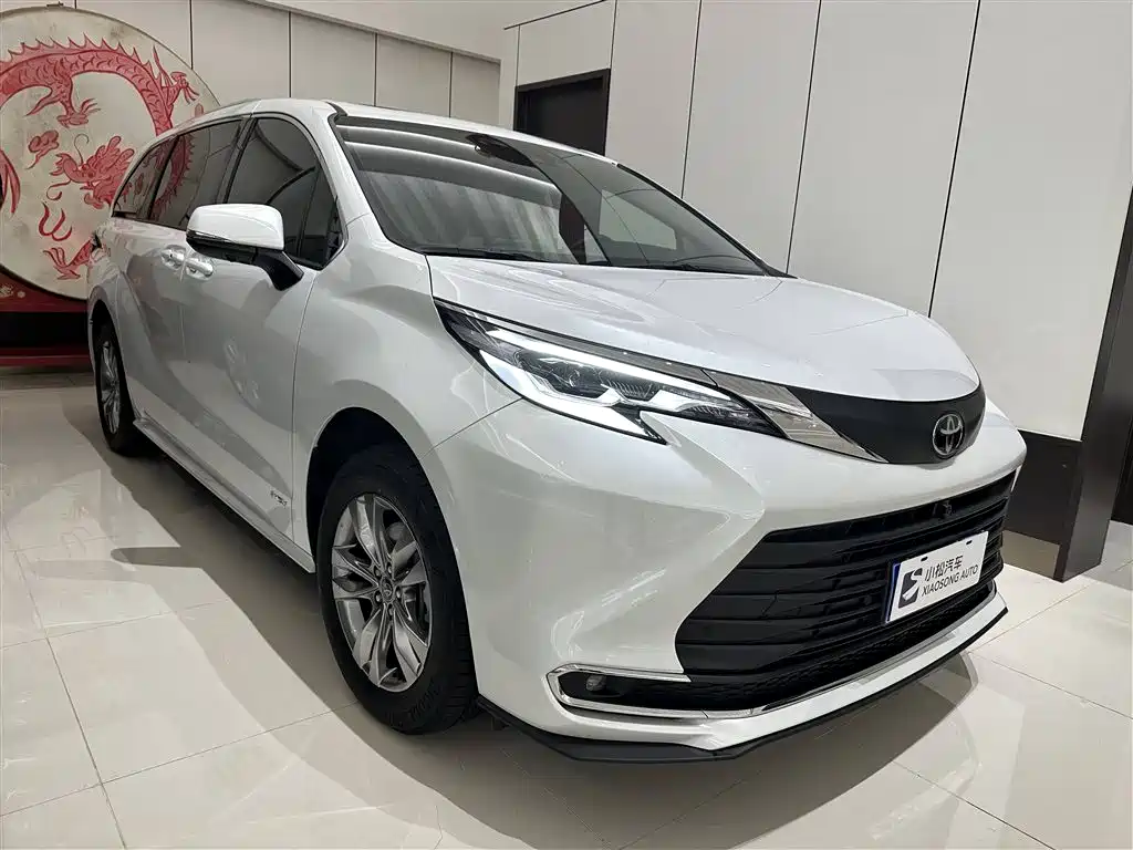 TOYOTA SIENNA