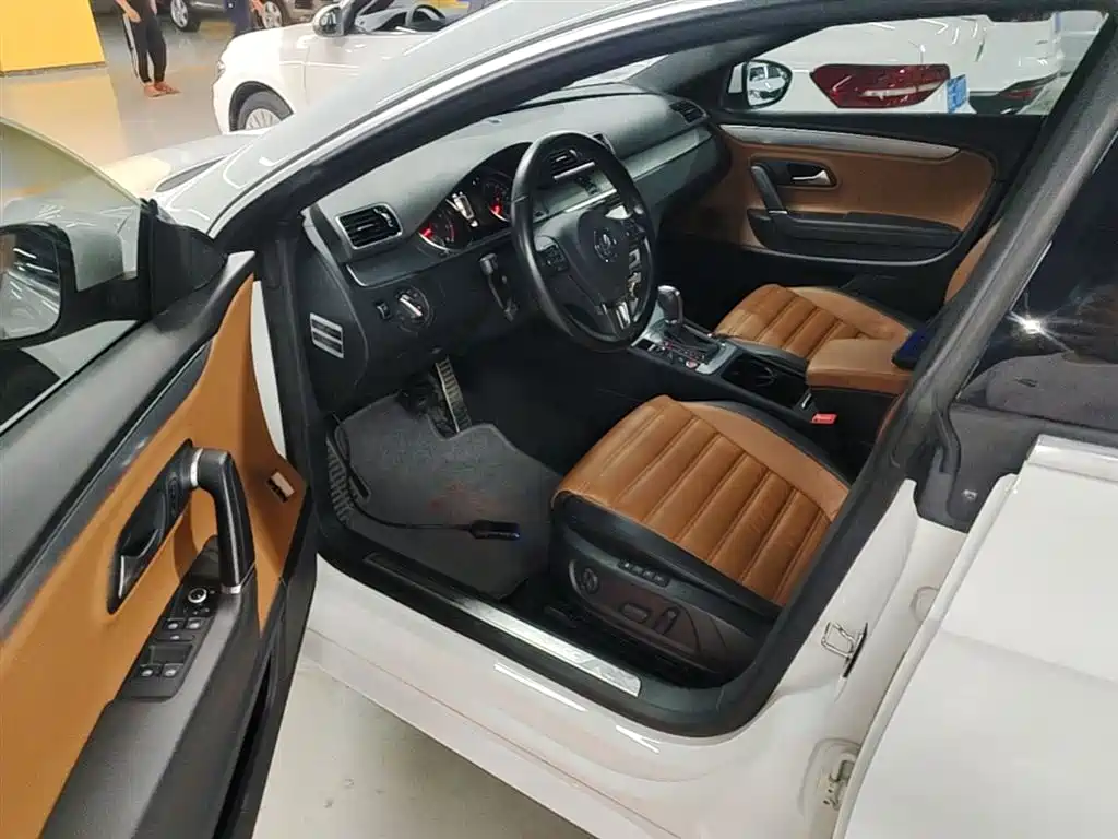 Volkswagen FAW-Volkswagen CC 2015 1.8TSI Luxury фото 16