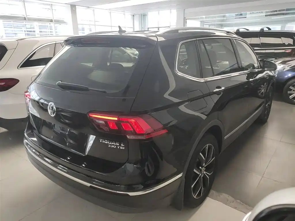 Volkswagen Tiguan L 2019 330TSI Automatic 2WD Smart Luxury Edition China VI фото 7