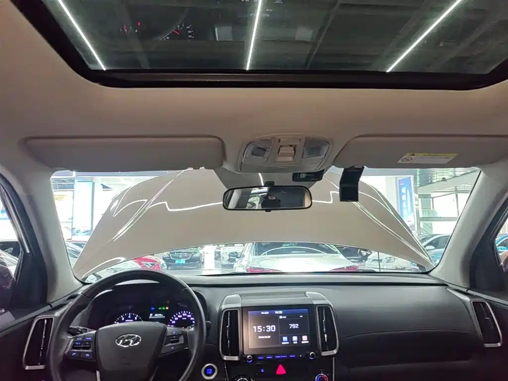 Hyundai Beijing Hyundai ix35 2018 2.0L Automatic 2WD Zhiyong·Enjoyment Edition фото 18