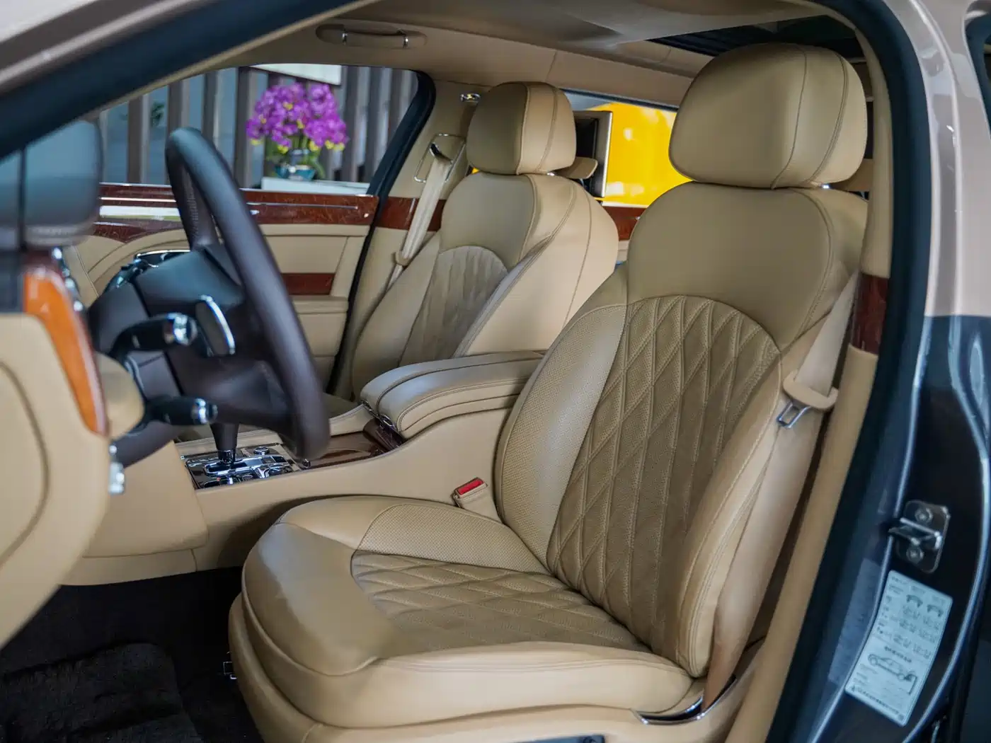 Bentley Mulsanne 2017 6.8T Long Wheelbase фото 12