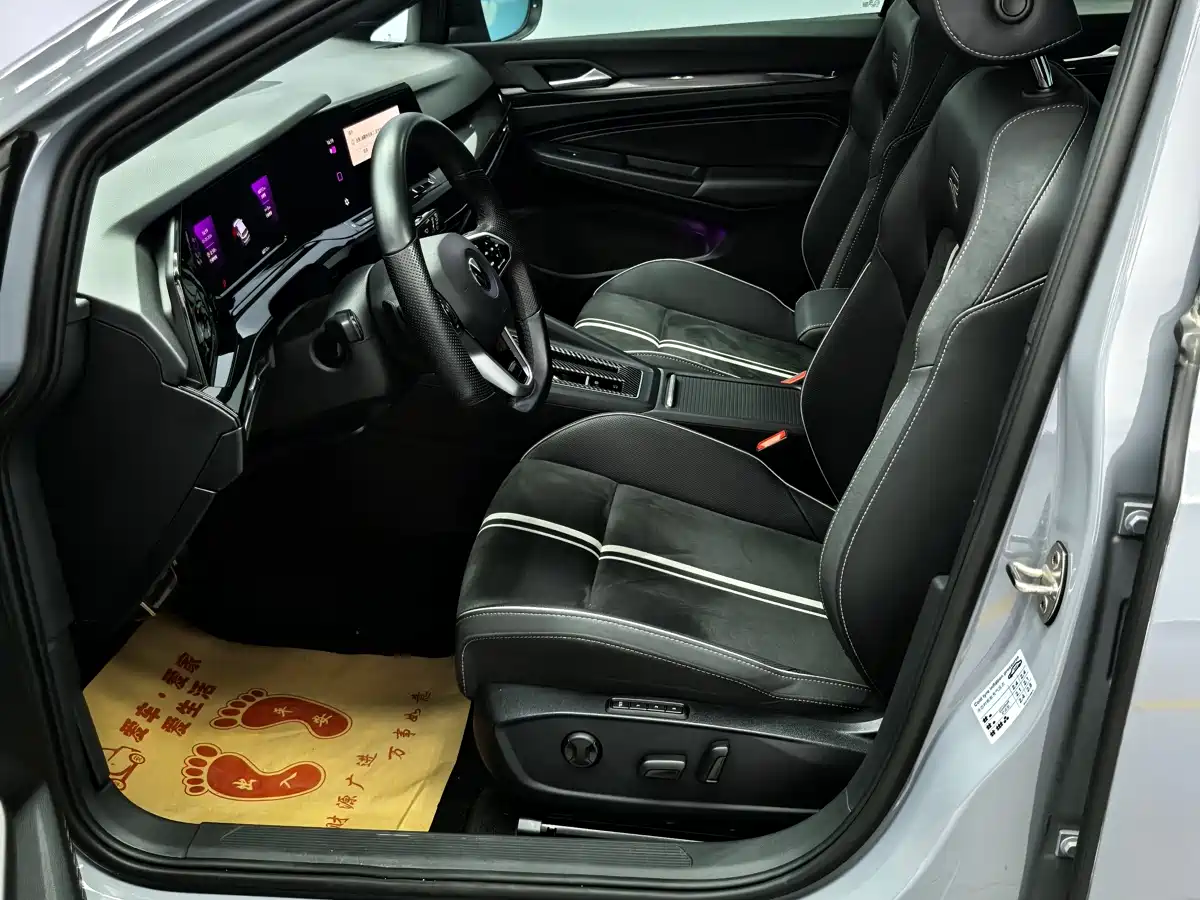 Volkswagen Golf 2021 280TSI DSG R-Line фото 19