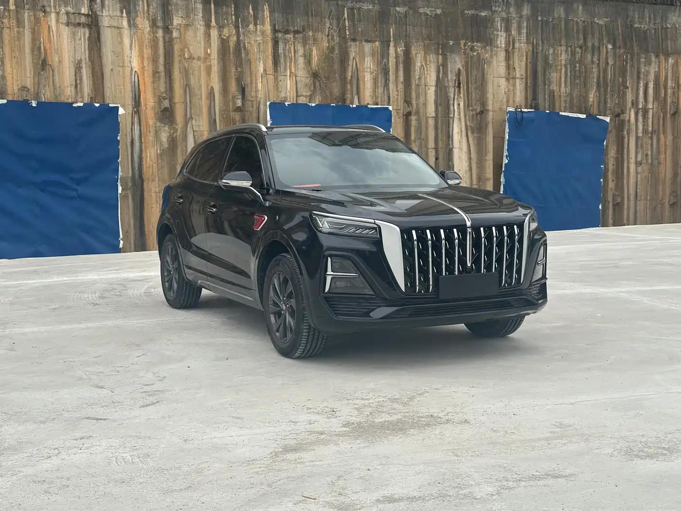 Photo 2 - Hongqi HS5