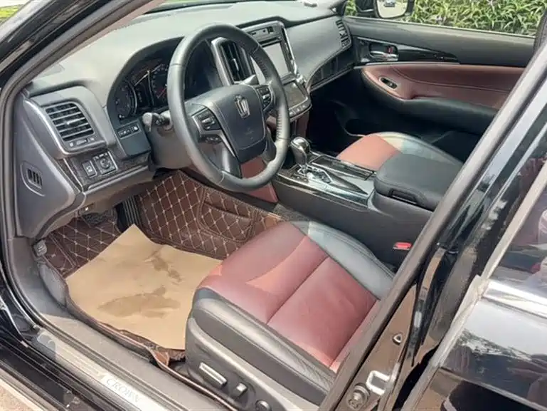 Toyota Crown 2018 2.0T Sport Edition фото 8