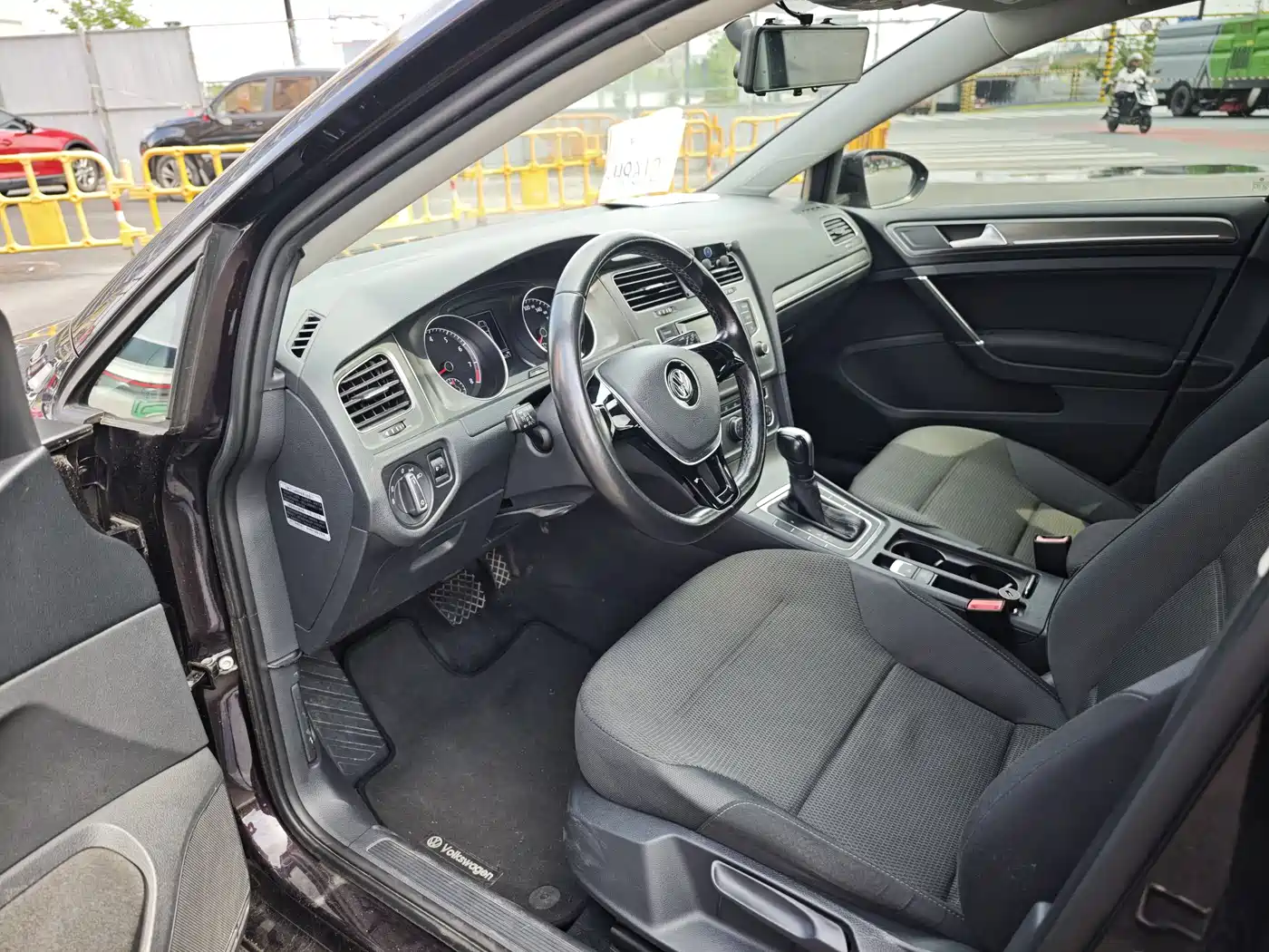 Volkswagen Golf 2016 1.6L Automatic Comfort фото 7