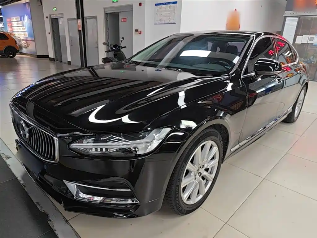 Volvo S90 2020 T5 Momentum Luxury Edition