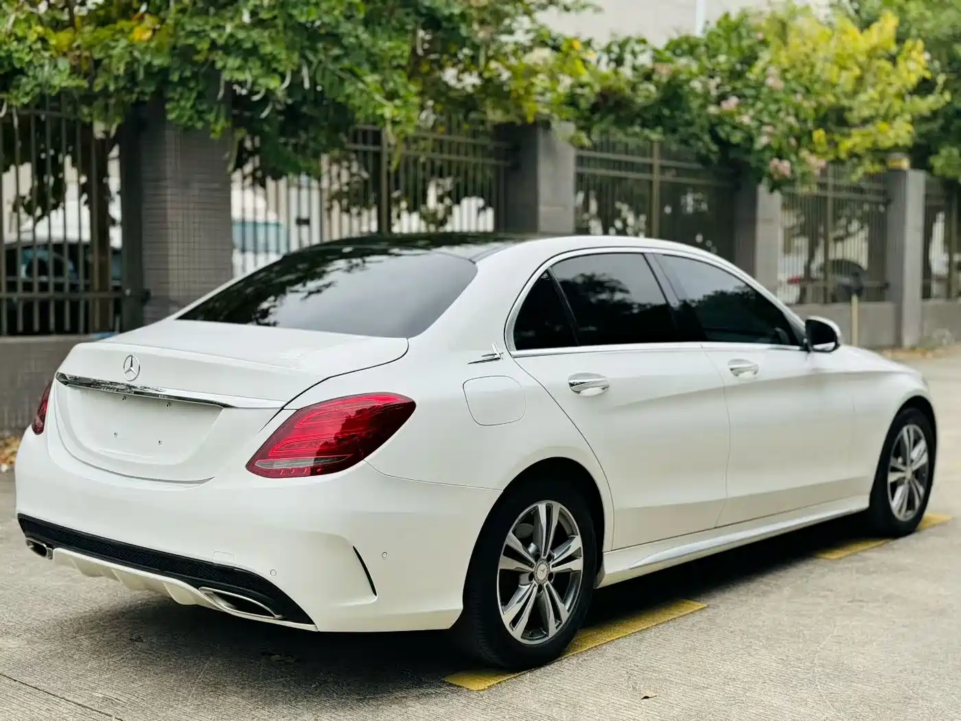 Mercedes-Benz C-Class 2016 C 200 L Sport фото 16