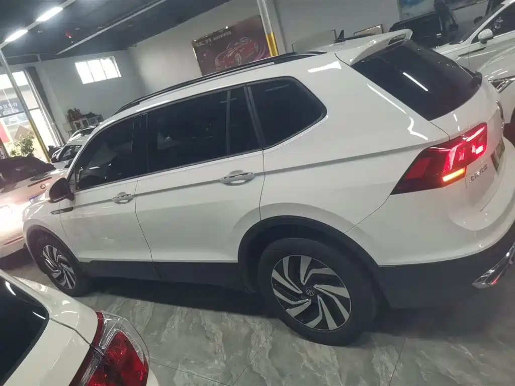 Volkswagen Tiguan L 2023 330TSI Auto 2WD Comfort Edition фото 4