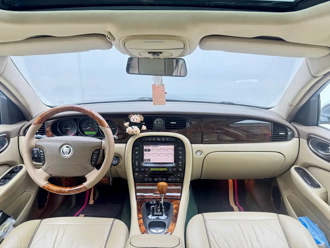 Photo 11 - Jaguar XJ