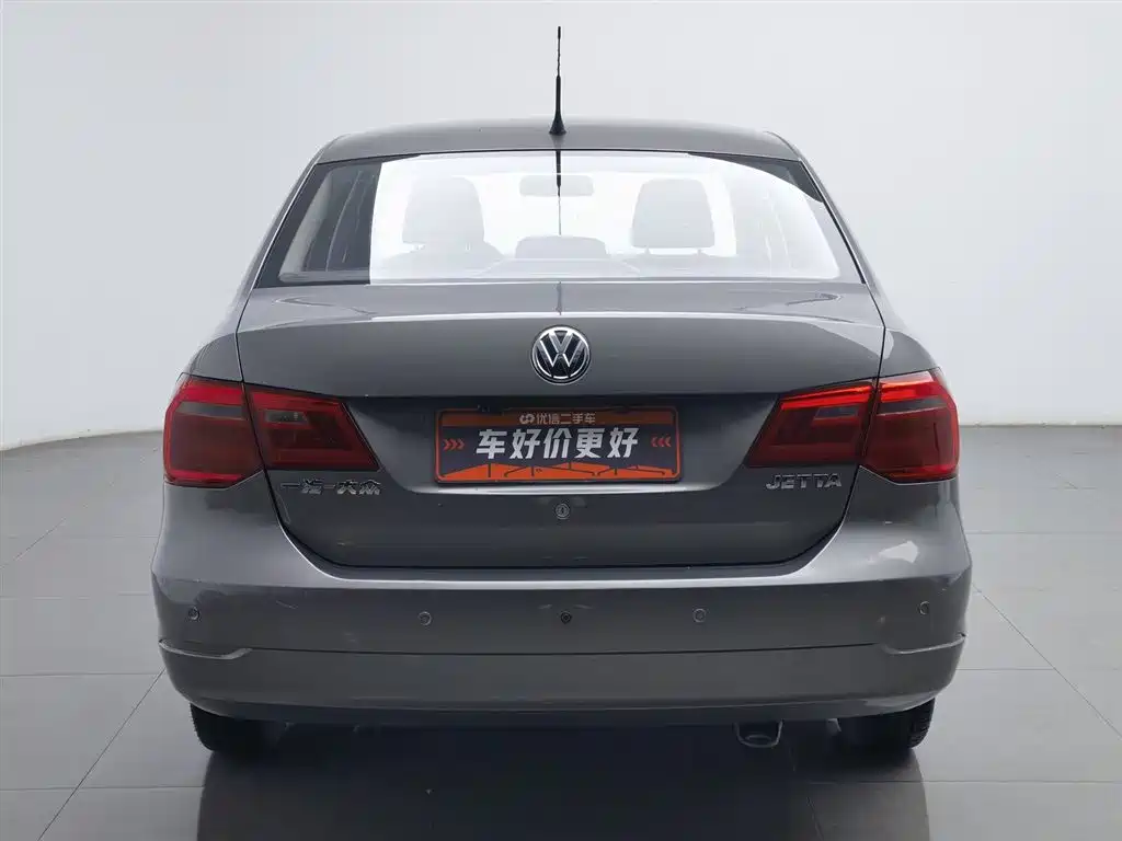 Volkswagen Jetta 2013 1.4L Manual Fashion фото 4