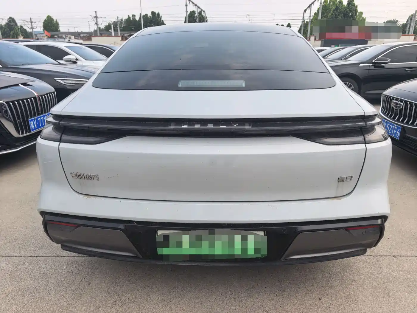 Geely Galaxy Galaxy E8 2025 700km Long Voyage Smart Drive Edition фото 10