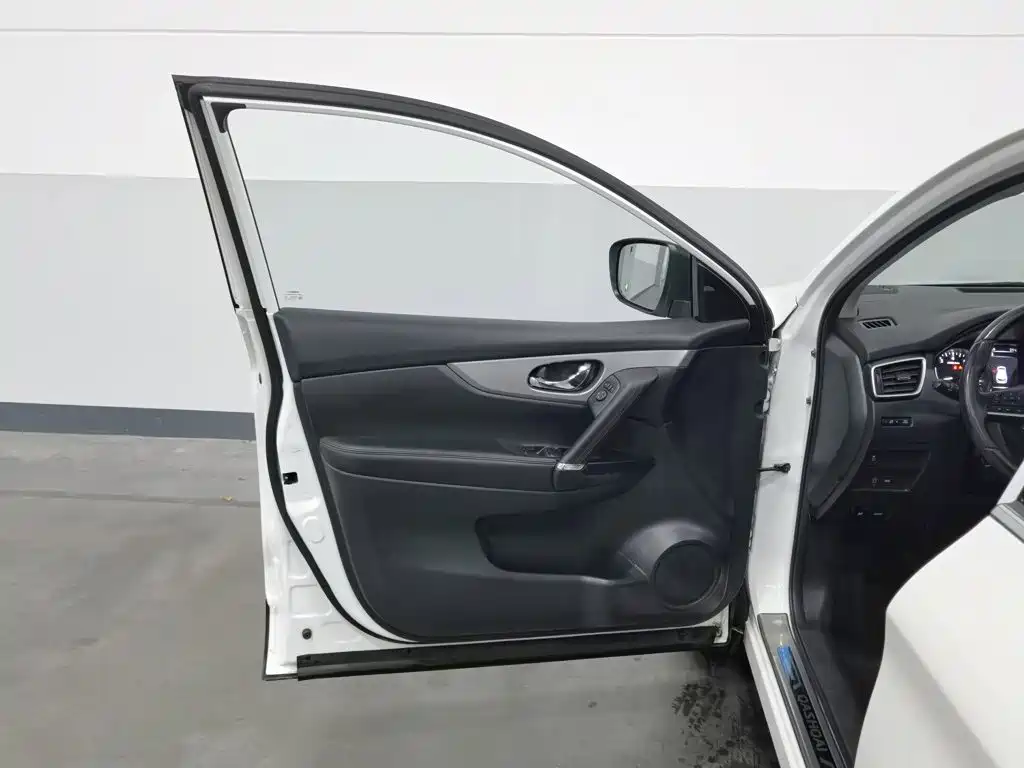 Фото 8 - Nissan Qashqai