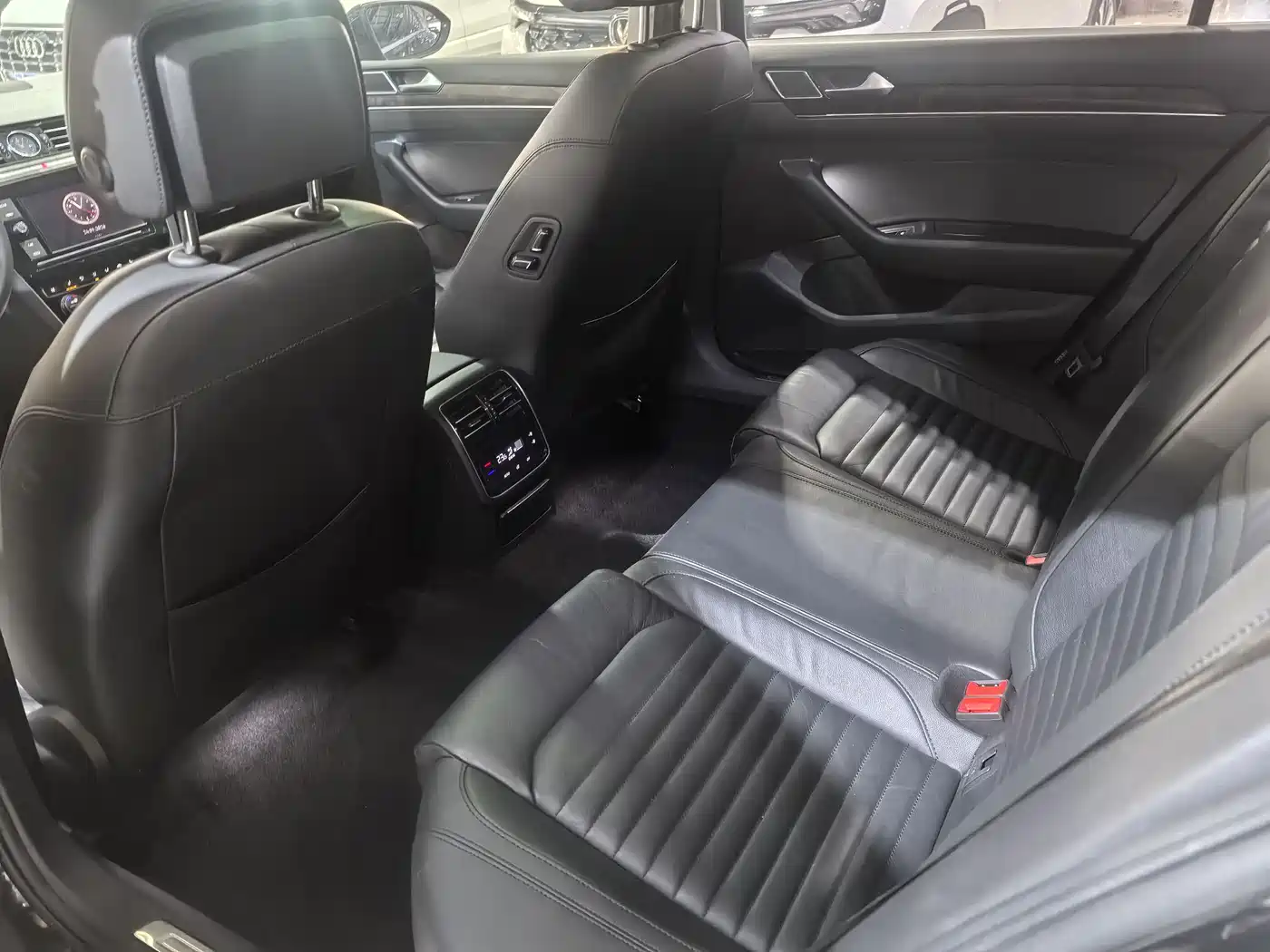 Volkswagen Magotan 2019 330TSI DSG Luxury Class China VI фото 11