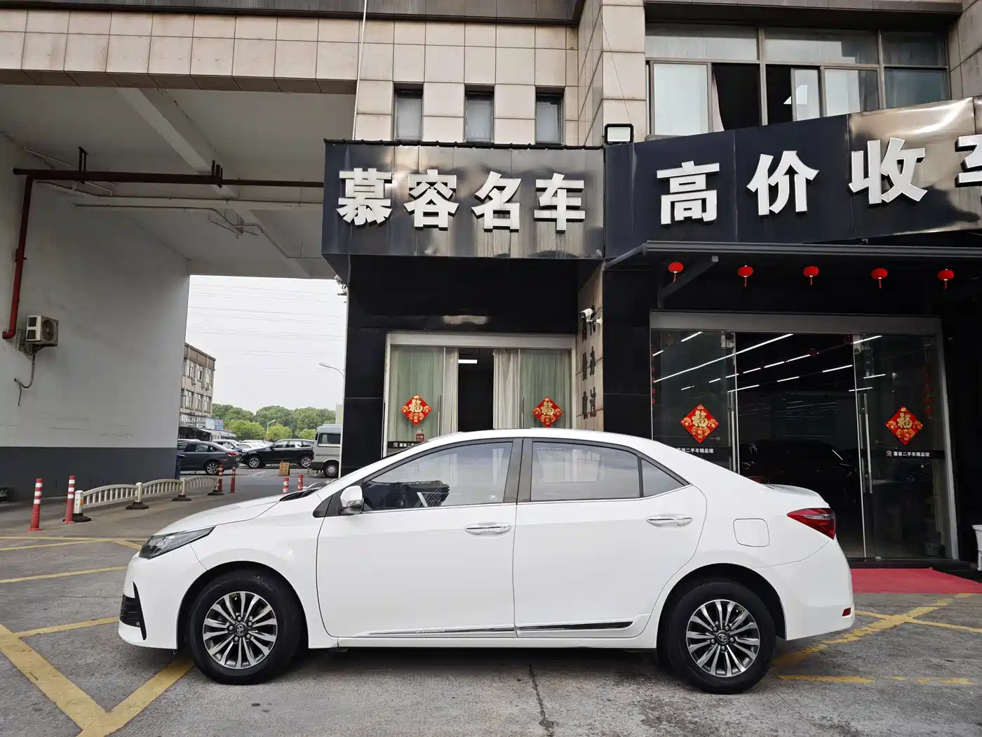 Toyota Corolla 2017 Facelift 1.2T S-CVT GL-i фото 3