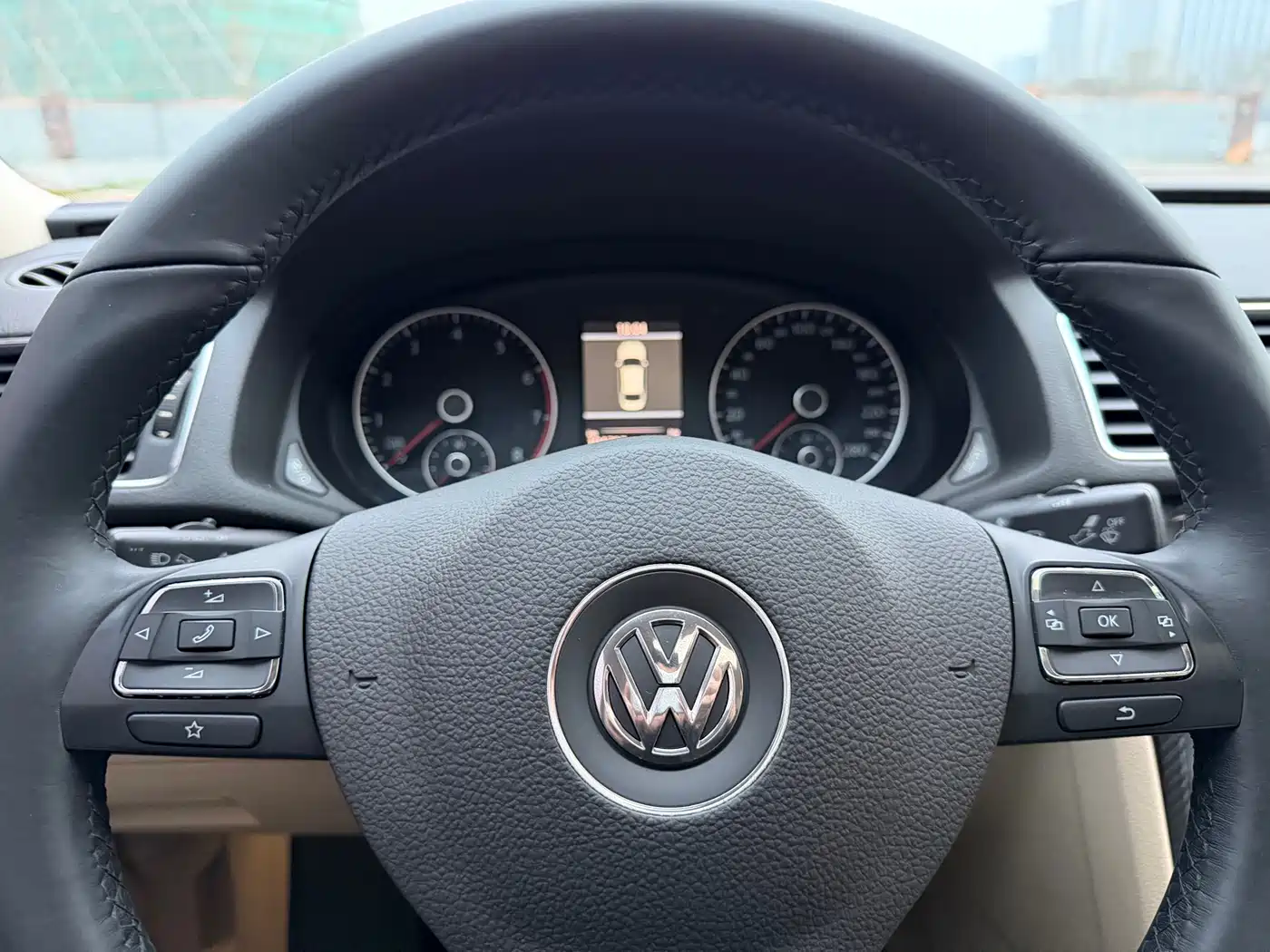 Volkswagen Passat 2014 1.8TSI DSG Executive Edition фото 12