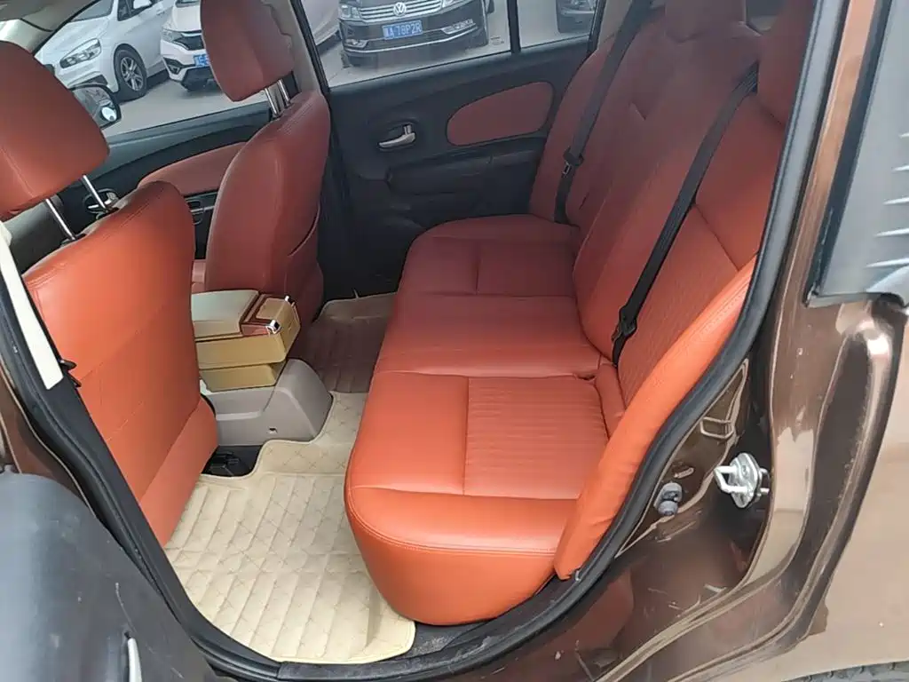 Venucia R50 2016 2016 Model 1.6L Automatic Elite Edition