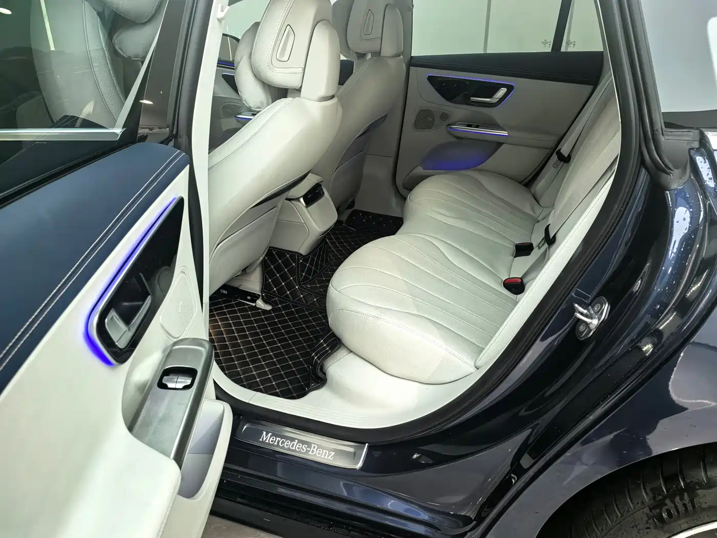Mercedes-Benz EQE 2025 500 4MATIC Pioneer фото 10
