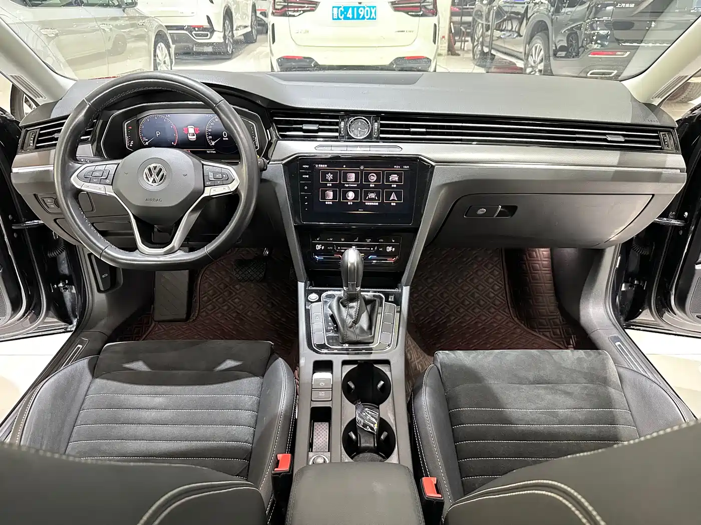 Volkswagen Magotan 2020 330TSI DSG Luxury фото 4