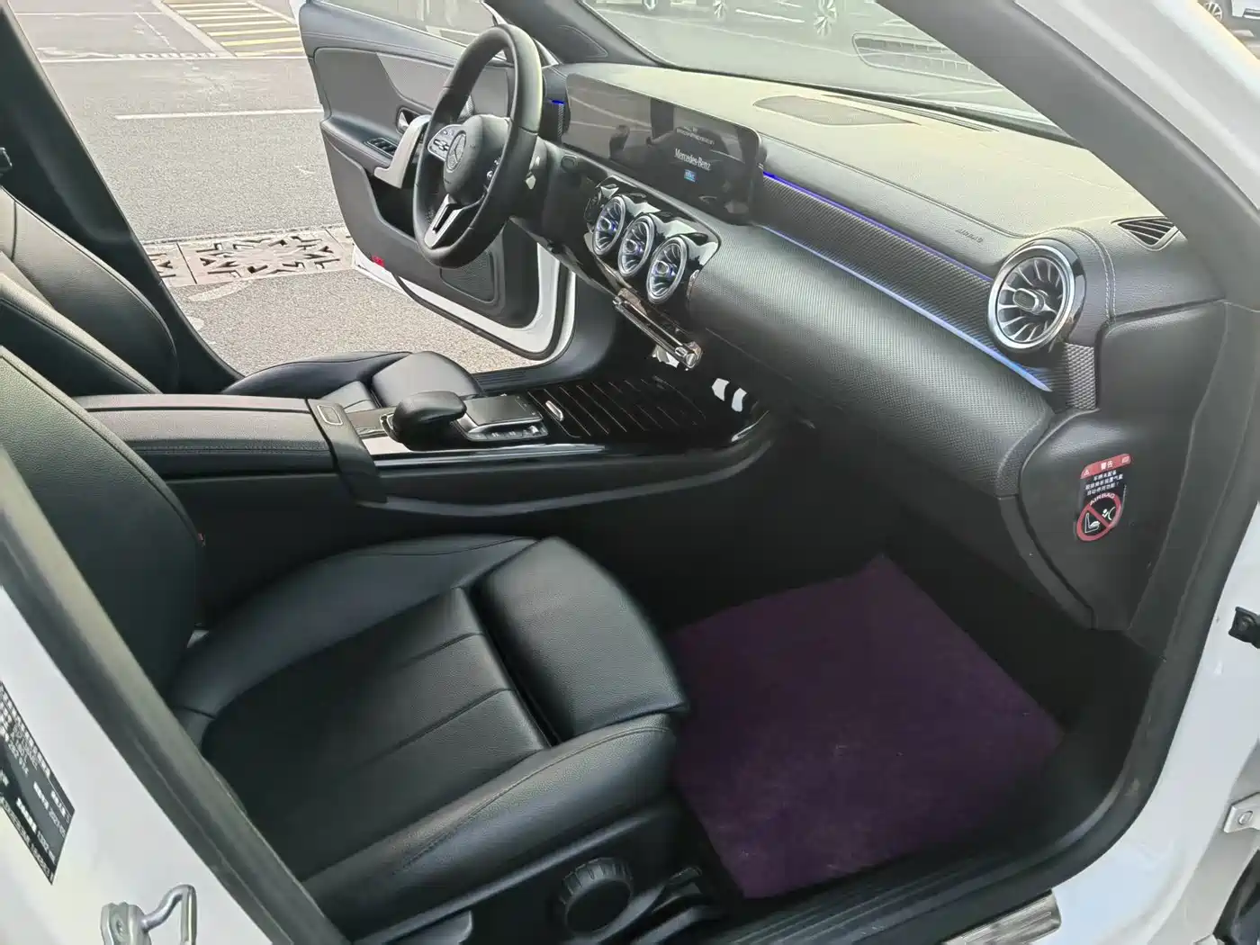 Mercedes-Benz A-Class 2021 A 180 L Sports Sedan фото 14