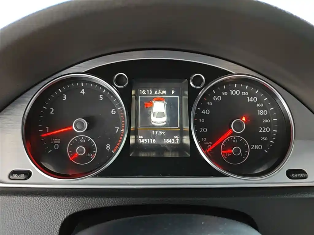 Volkswagen FAW-Volkswagen CC 2016 Model 1.8TSI Luxury фото 12